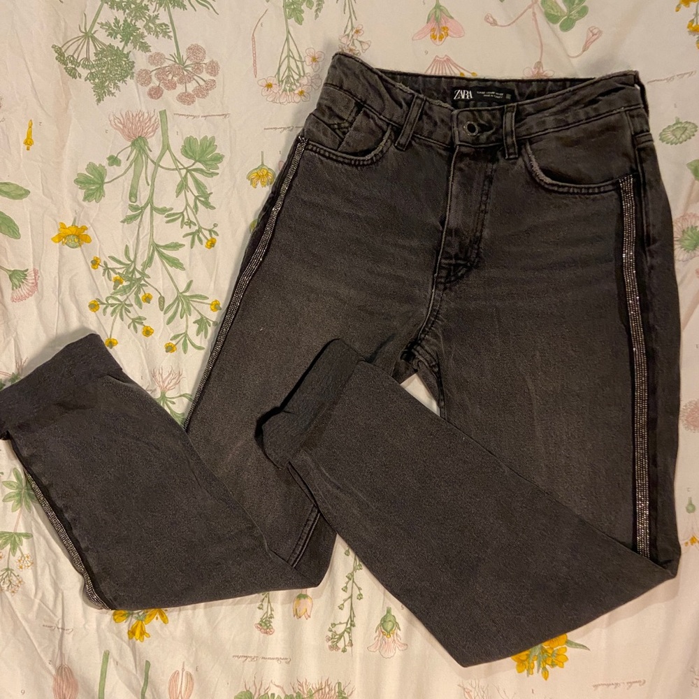 Black mom jeans